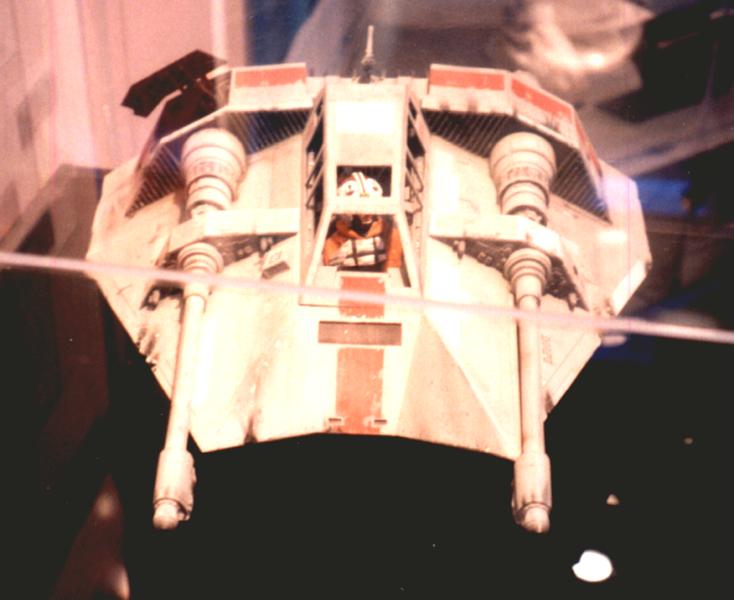 snowspeeder.jpg (42479 bytes)